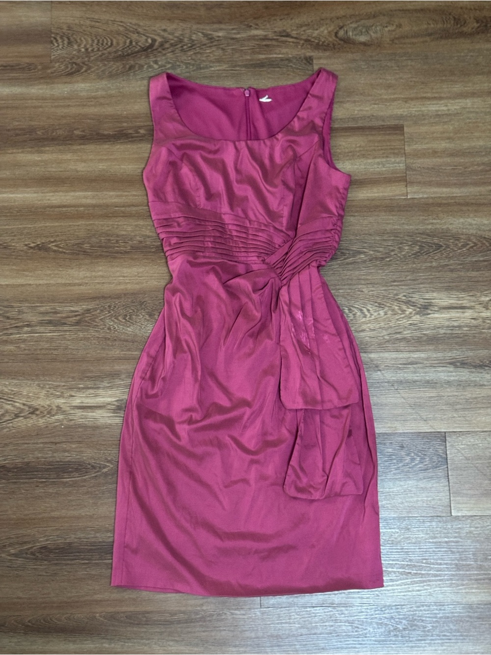 Women’s Sleeveless Fuchsia Sheath Dress